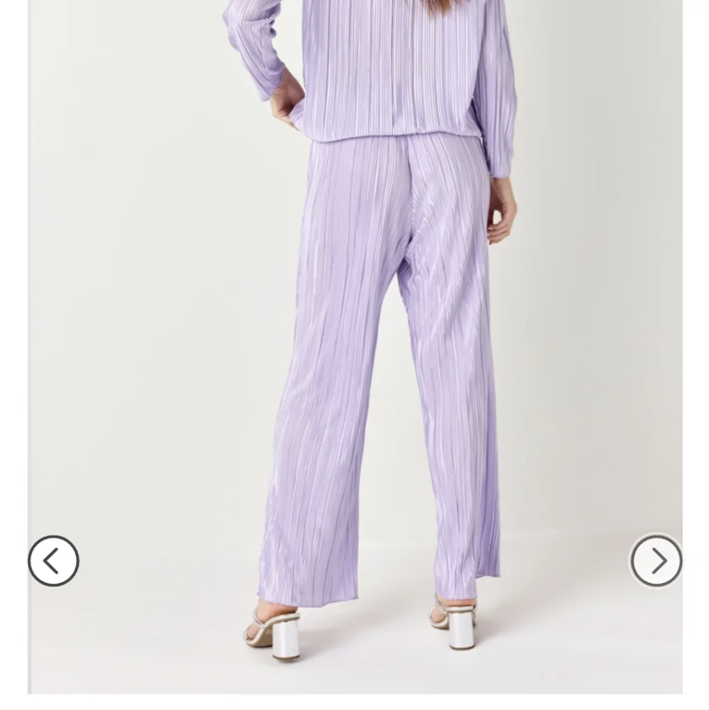 Francesca's NWOT Sz L Lavender/Purple Womens Pants - Picture 3 of 10